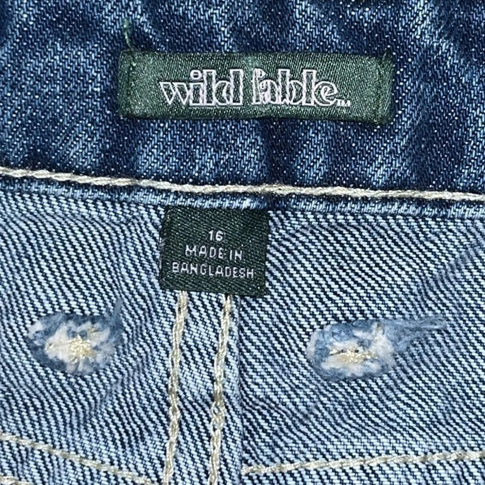 Wild Fable Denim Jean Mini Skirt w Retro Patch’s Women’s 16 Medium Wash - Image 7
