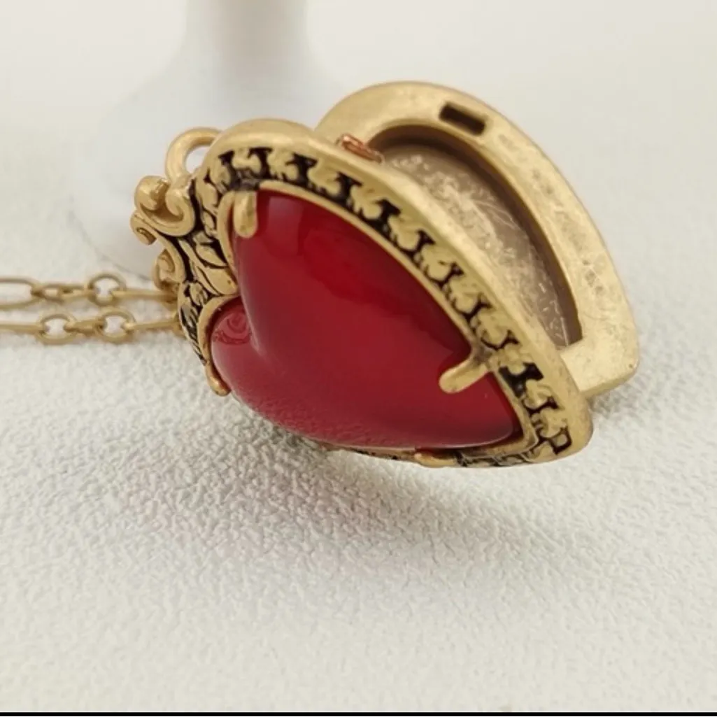 Disney | Kendra Scott Snow White Vintage Gold Locket Short Pendant Necklace - Image 4