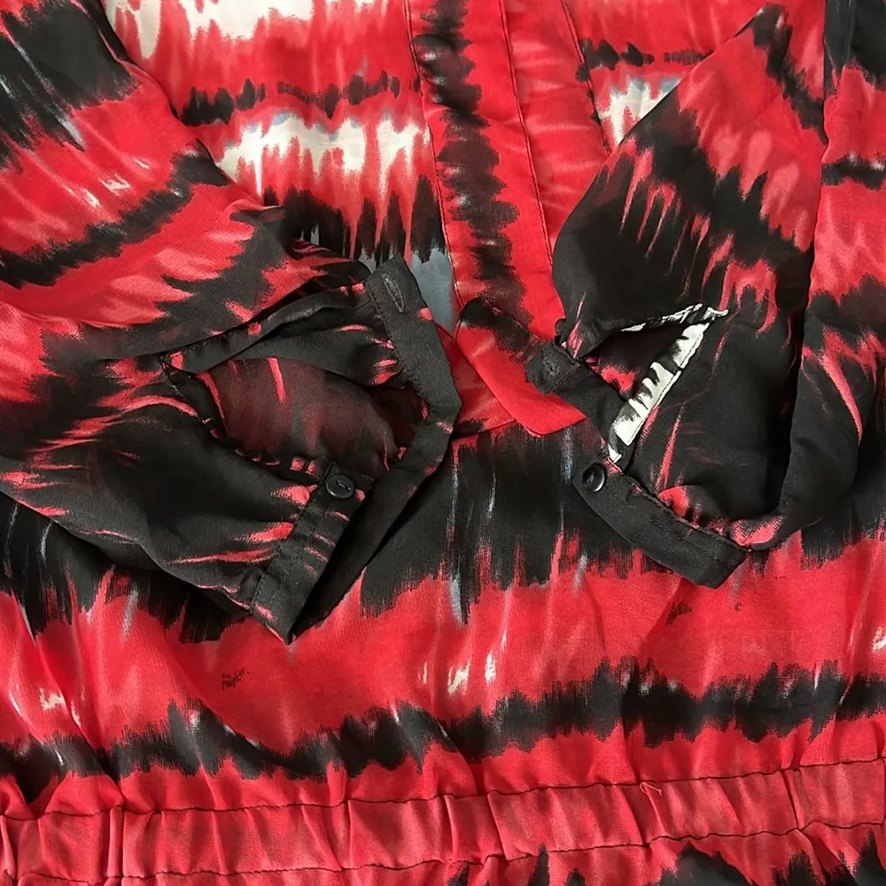 Gina Benotti Red Print Tie Neck Blouse Size Medium - Image 9