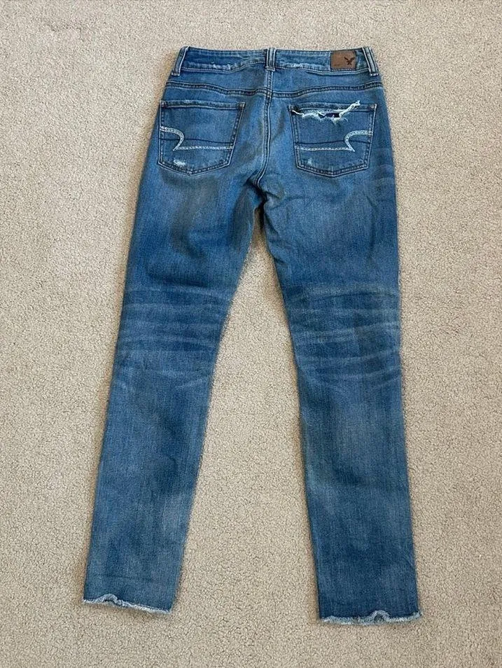 American eagle Tom girl button front distressed blue jeans in size 0 - Image 4