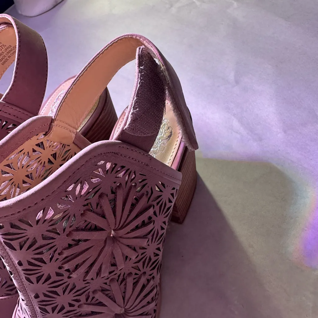 Vince Camuto Beige Cutout Block Heel Sandals - Image 14