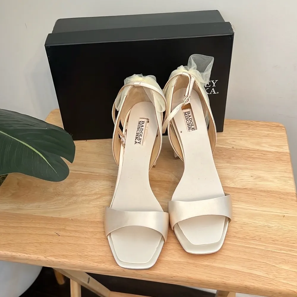 Badgley Mischa Women’s Kim Heeled Sandal in soft champagne color - Image 12