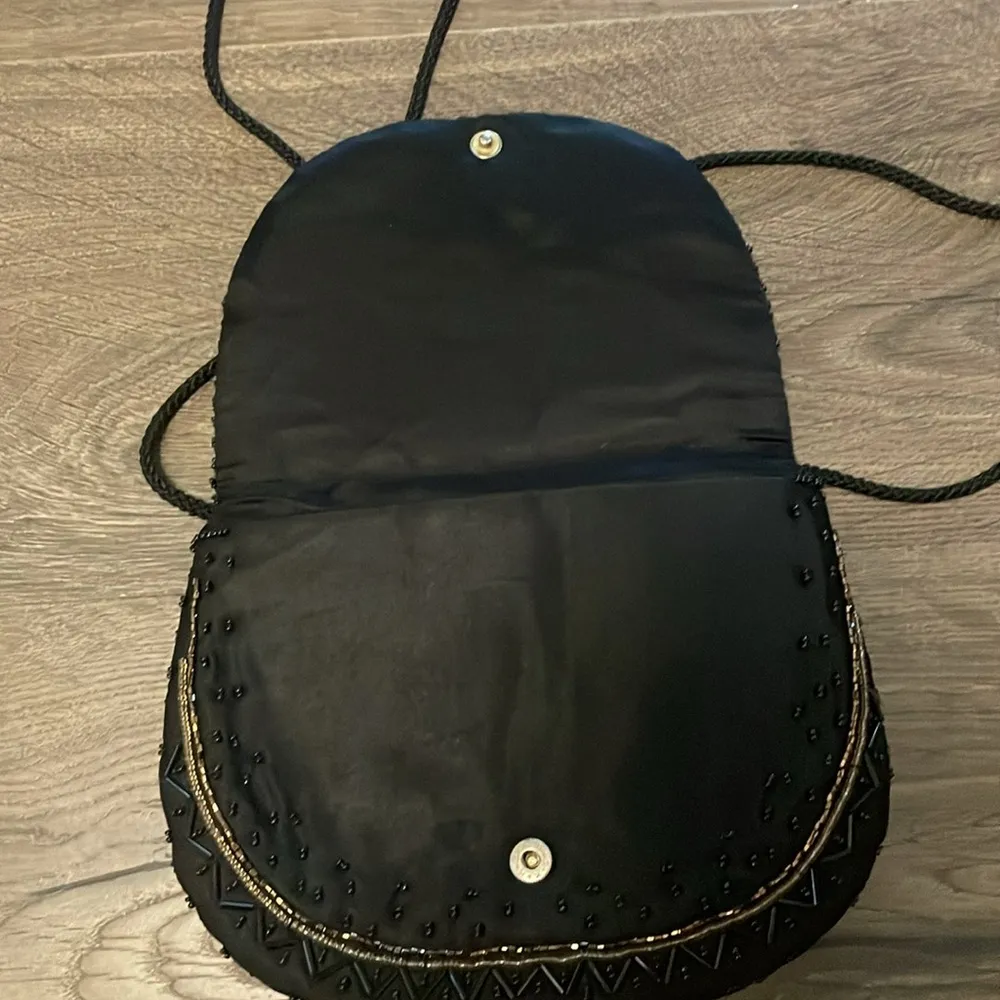 Vintage Black and Gold Beaded Crossbody Purse - Image 7