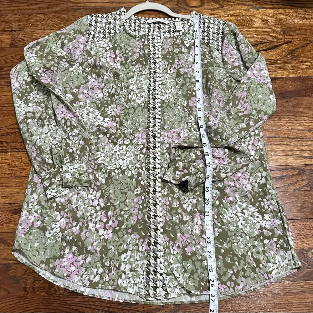 Women’s Isaac Mizrahi Live Button Down Blouse 6 - Image 11