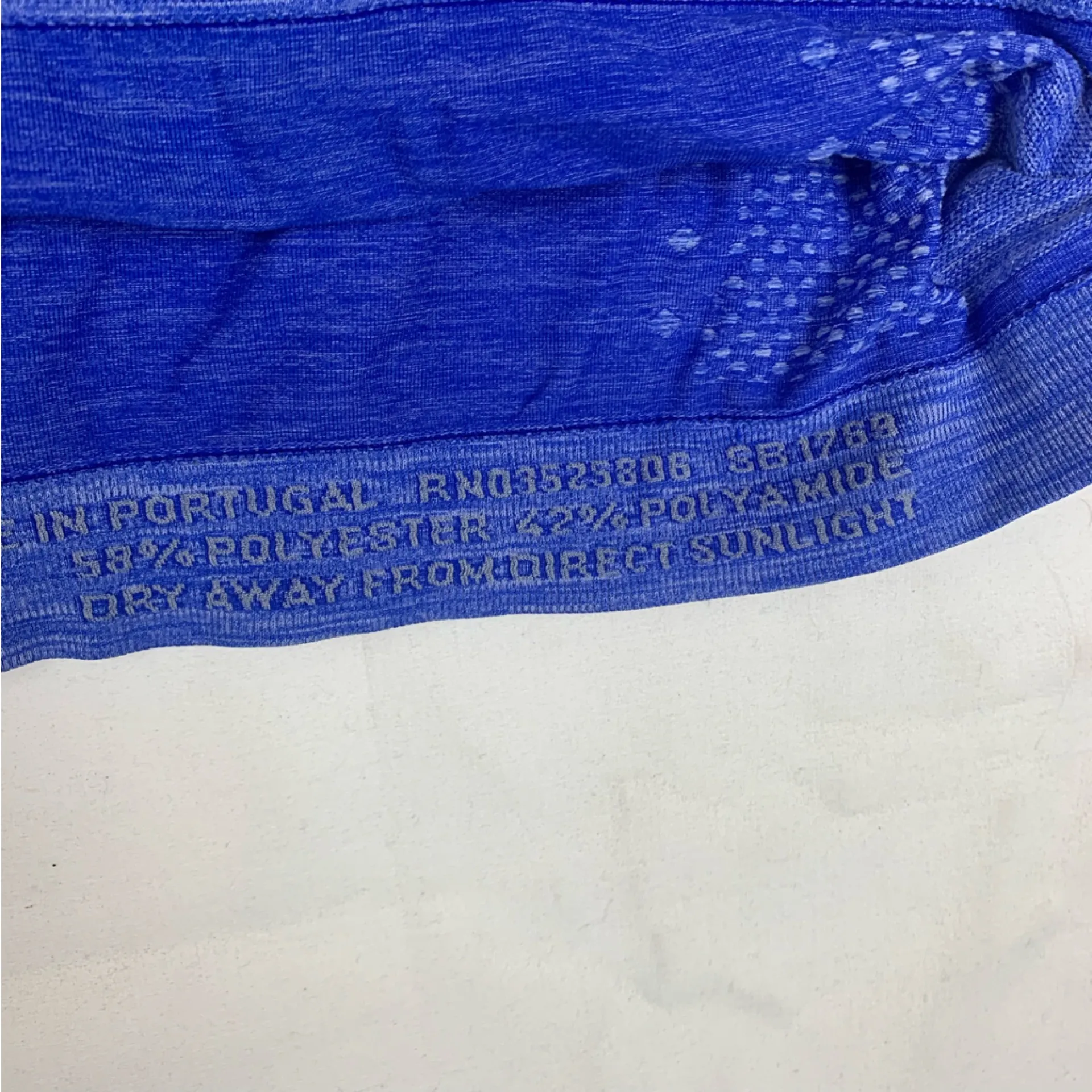 Sweaty Betty size medium Vibrant Blue Seamless Top athletic swiftly - Image 4