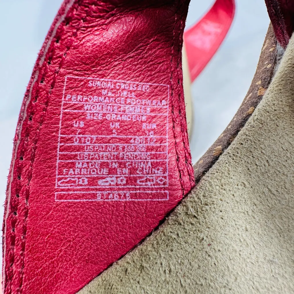 Merrell Women's Red and Tan Sandals size 7 - Image 8