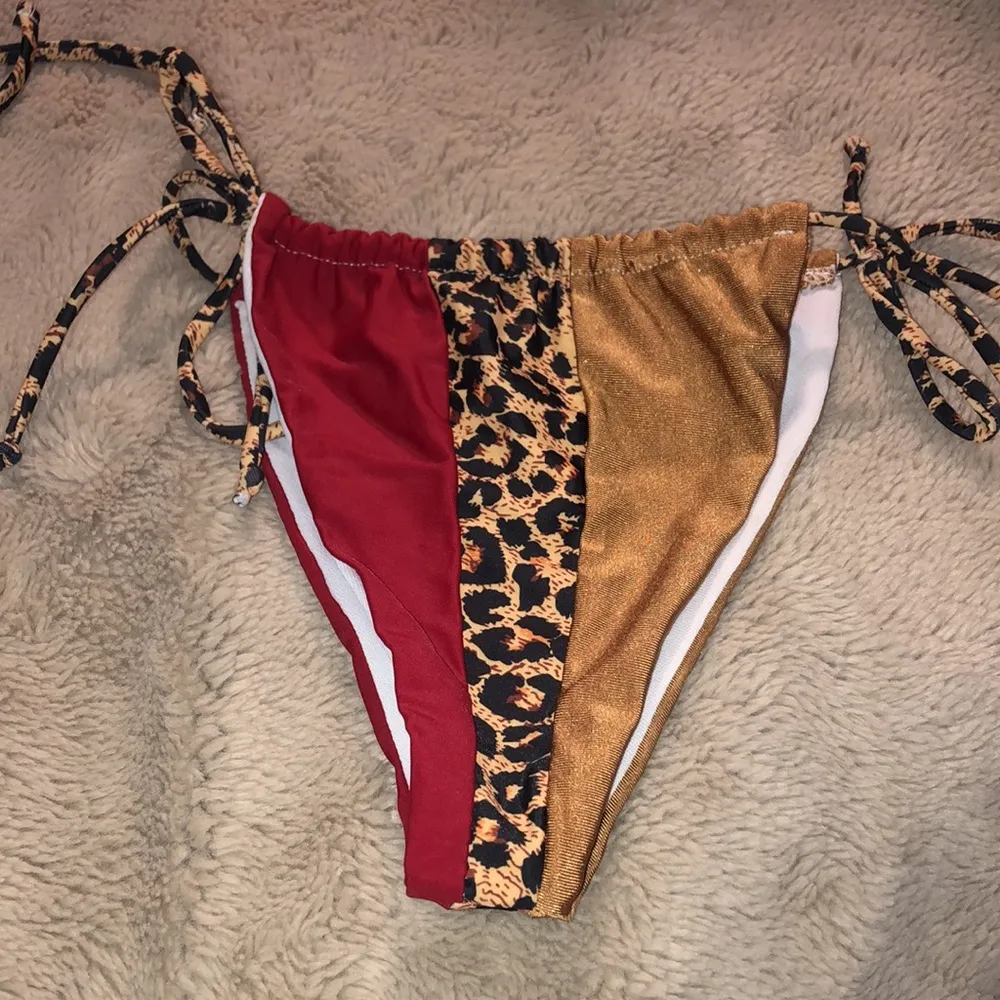 🔹4 for $30 SHEIN Triangle Tie Side Bikini, small - Image 3