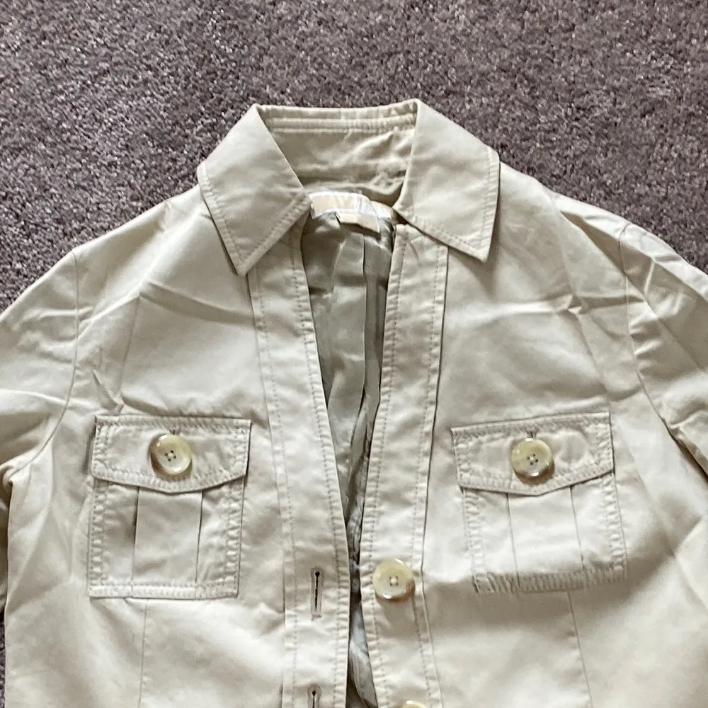 Michael Kors Safari Utility Top SIZE 4 Button Front Belted Pockets Outdoor Shirt - Image 2