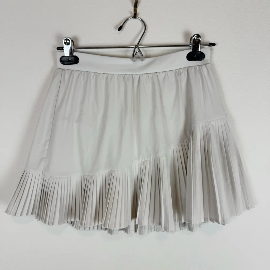 Spanx  Yes Pleats Mini Skirt‎ Skort Light Cloudy Gray Size Small - Image 6