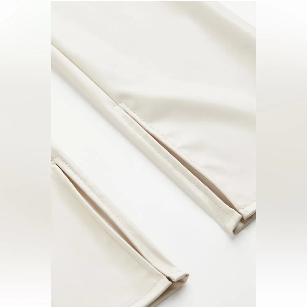 Vegan Flared Legging - Image 2