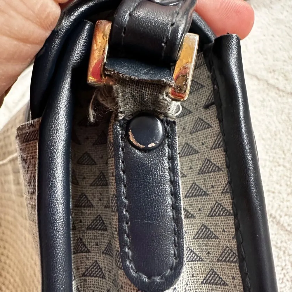 Liz Claiborne Vintage 80s Repeating Logo Coated Canvas Messenger Bag - Image 9