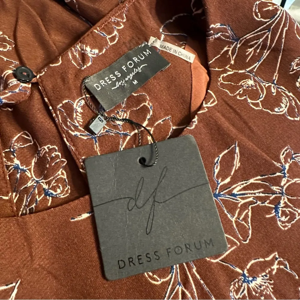 Dress Forum Brown Floral Print Back Slit Mini Dress size Medium NWT - Image 10