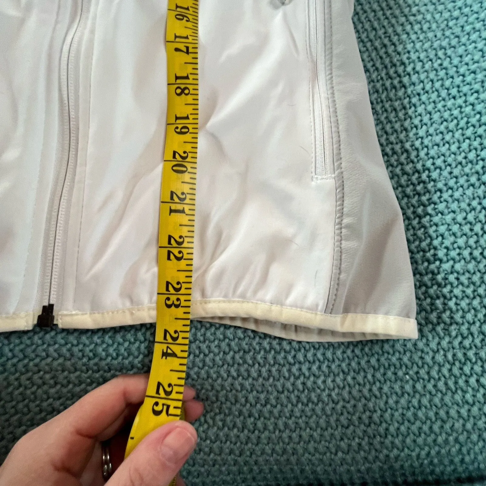 The North Face  Women's Soft Shell Jacket White Gray Size S Windstopper EUC - Image 4