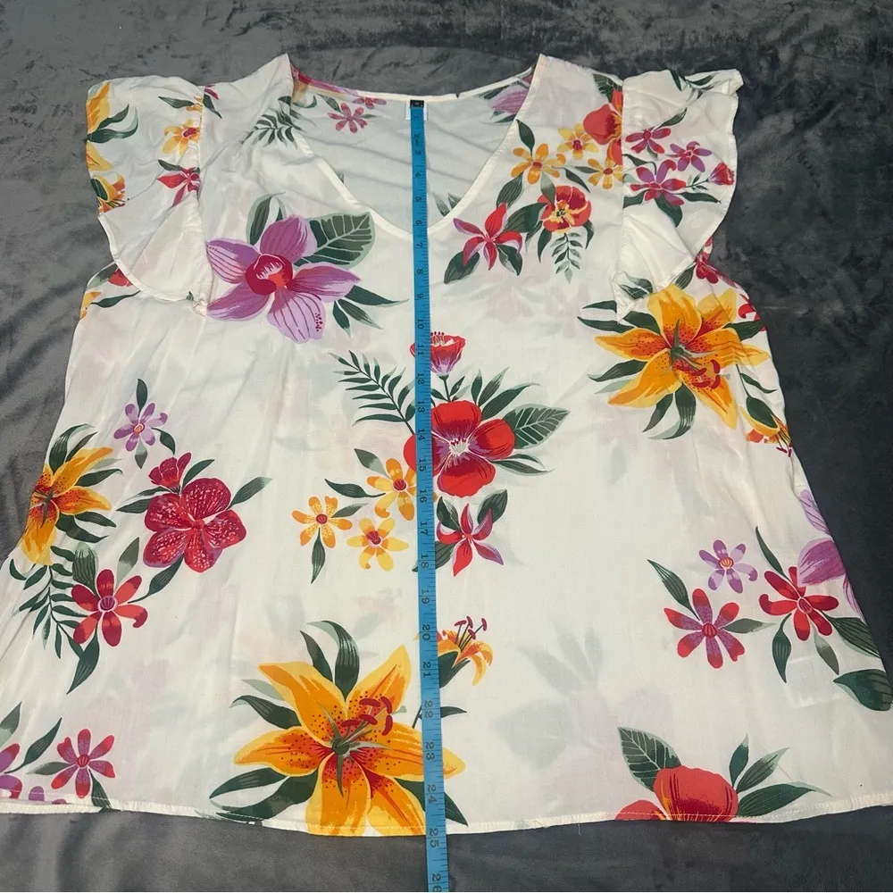 Old Navy Women’s White Floral V-Neck Top Size XL (RN54023) - Image 15