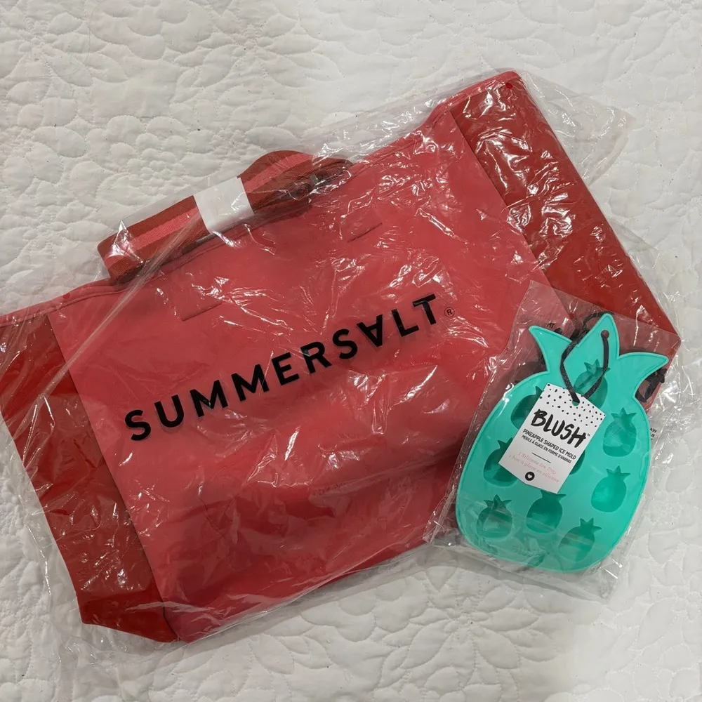 Summersalt Neoprene Tote and Pineapple Ice Tray - Image 2
