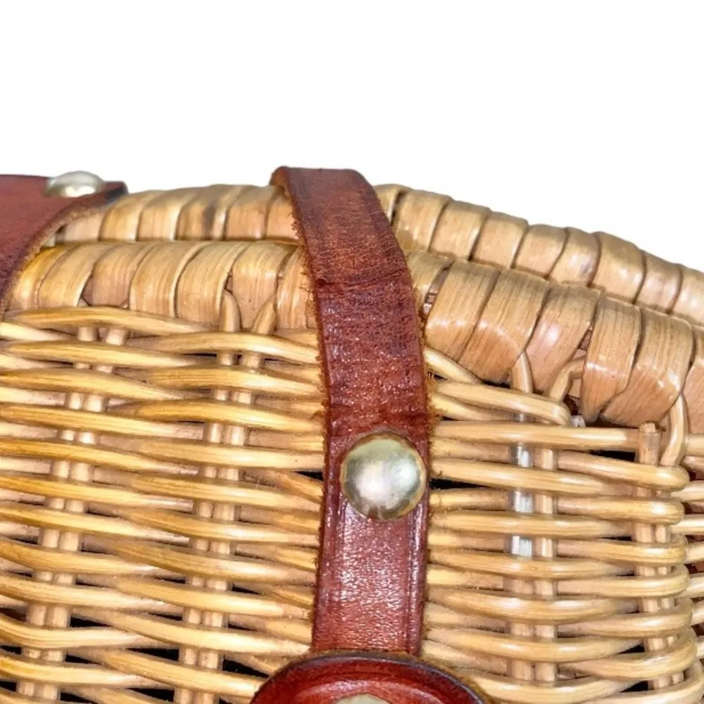 Vintage Boho Handwoven Oat Straw Wicker & leather Clamshell Basket Purse - Image 10