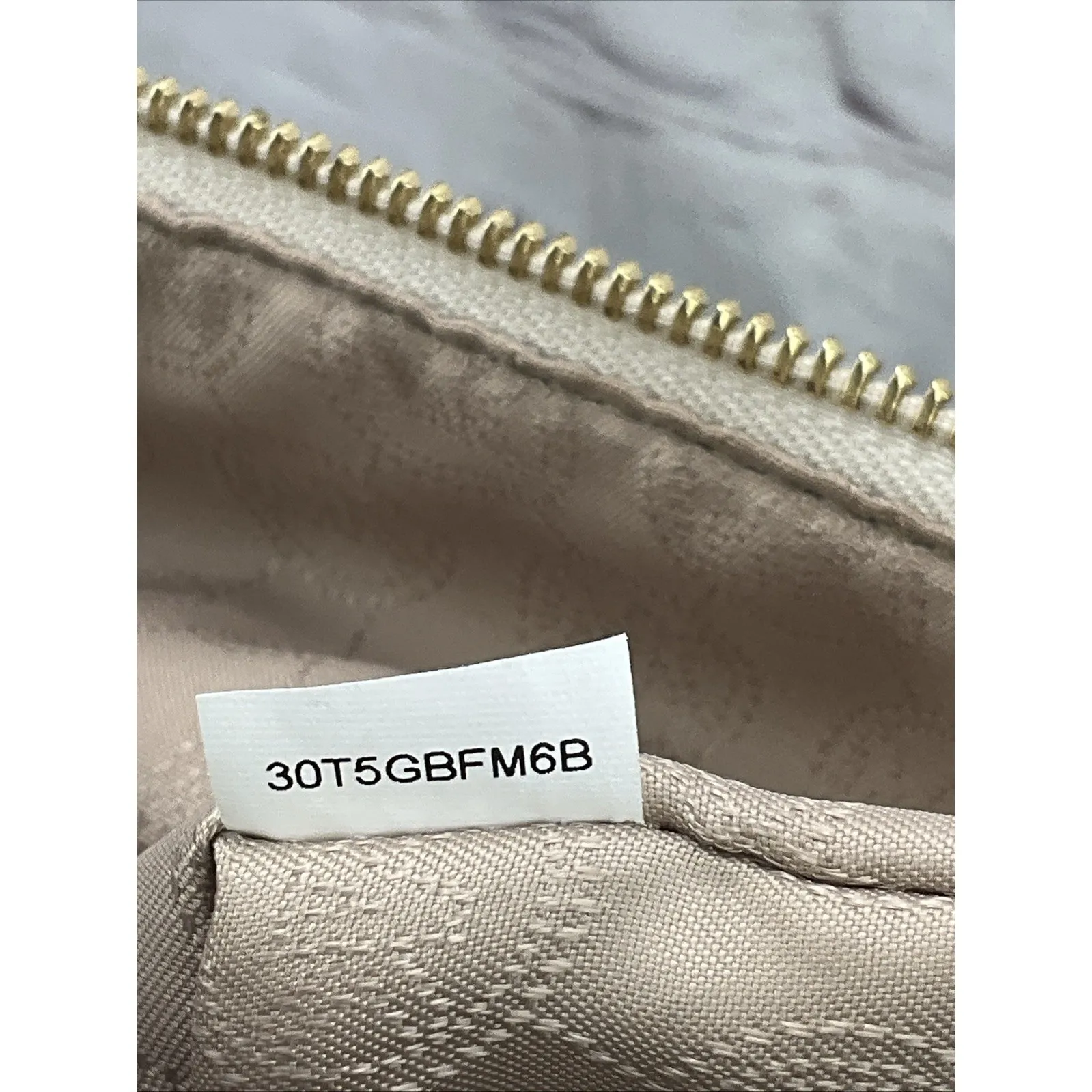 Michael Kors Vanilla Bedford Medium Logo Messenger Crossbody Bucket Bag - Image 9