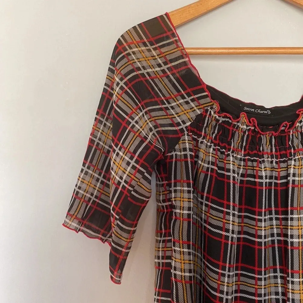 Black and Multicolor Plaid Juniors Long Sleeve Dress Size undefined - Image 2