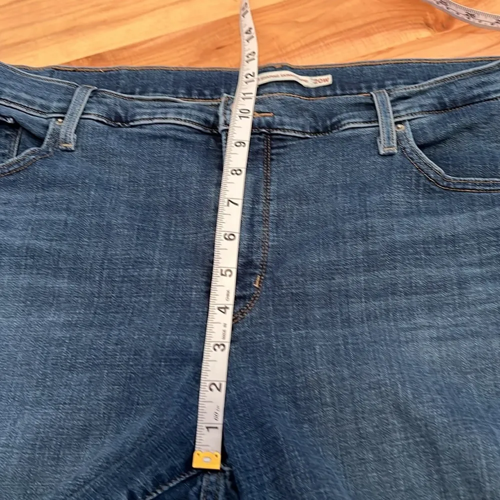 Levi’s Women’s 311 Shaping Skinny Capri Jeans - Image 10