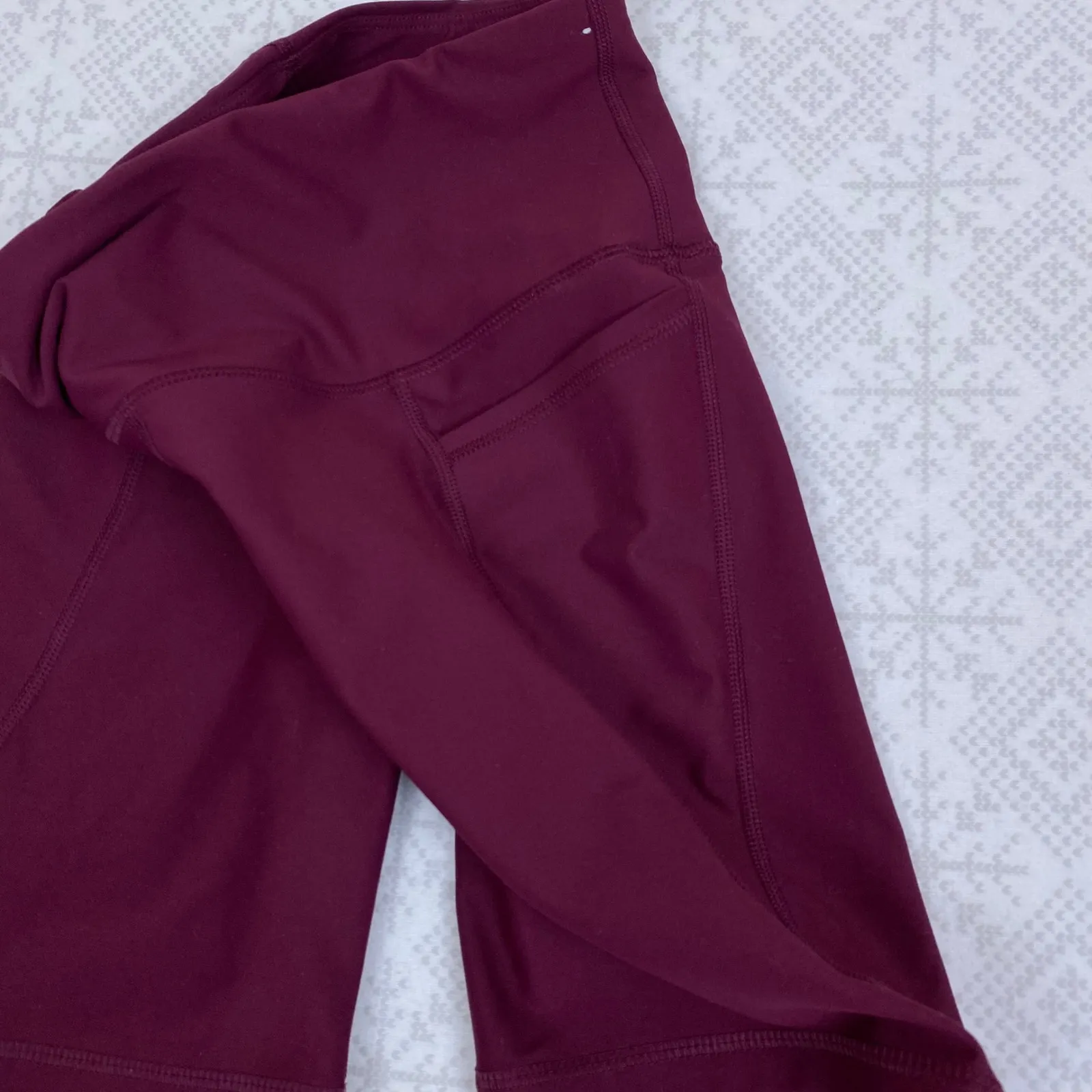 Old‎ Navy Active Powersoft High Rise Bike Shorts Go-Dry Athletic Maroon S - Image 3