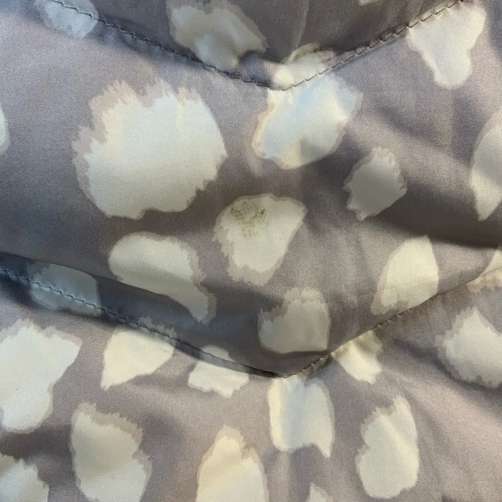 Lands end women small 6-8 zip-up down puffer vest - Image 3