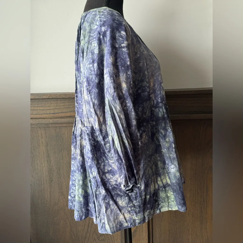 CAbi Women's Woodstock Tie-Dye Babydoll Blouse - Blue and Green Medium - Image 4