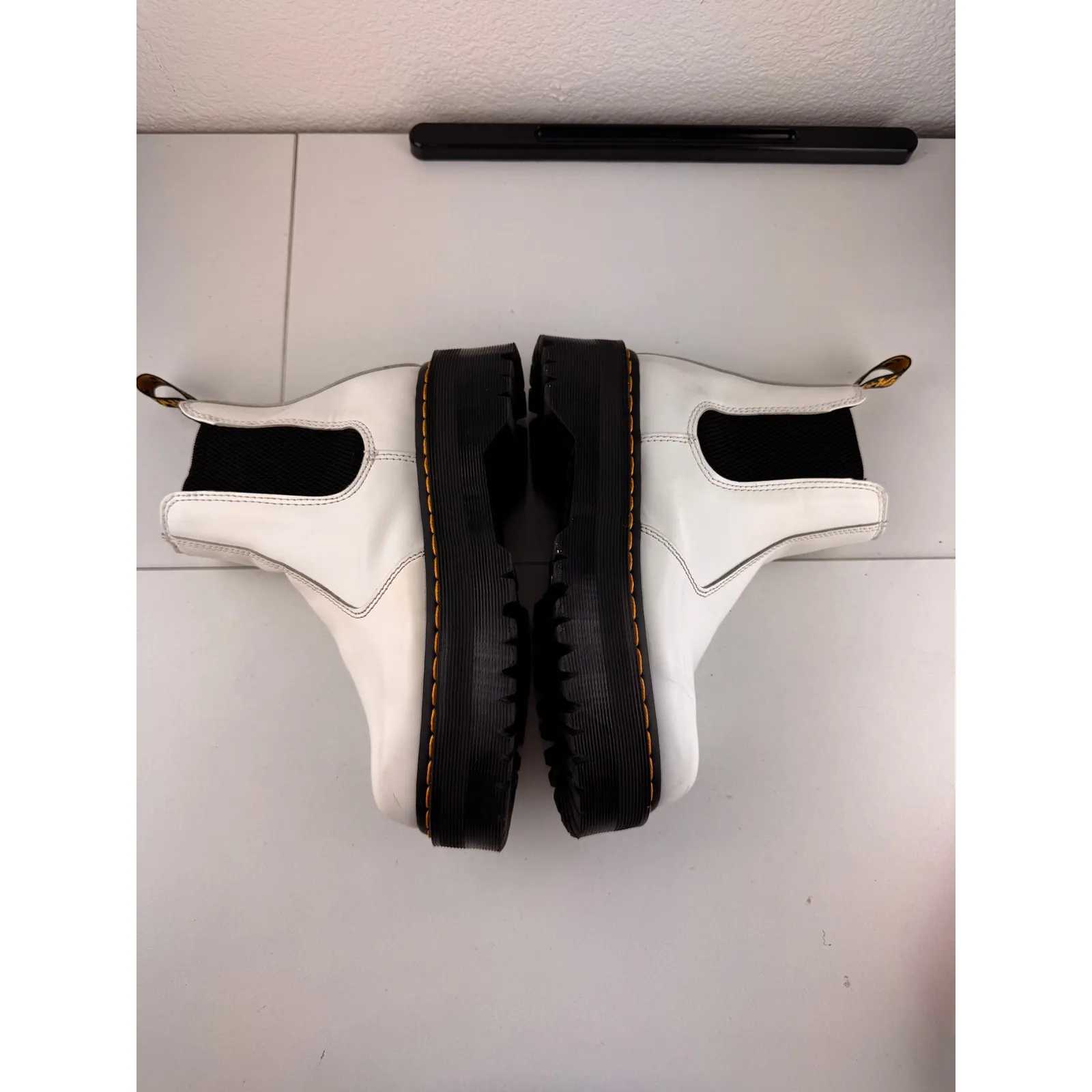 Dr Martens 2976 Quad Platform Chelsea Boots White Leather Womens Size 6 US - Image 7