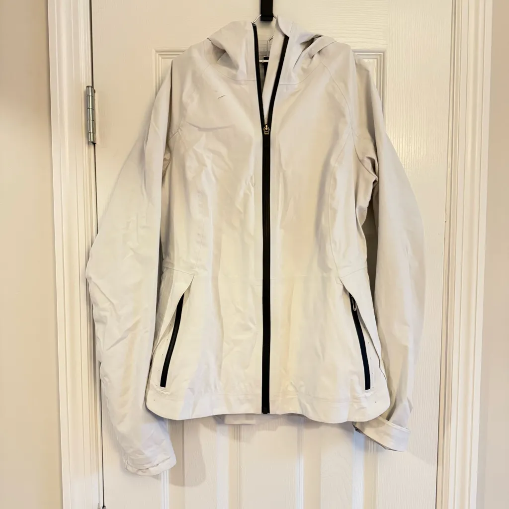 Lululemon  Break A Trail Jacket Raincoat White size 2 - Image 2