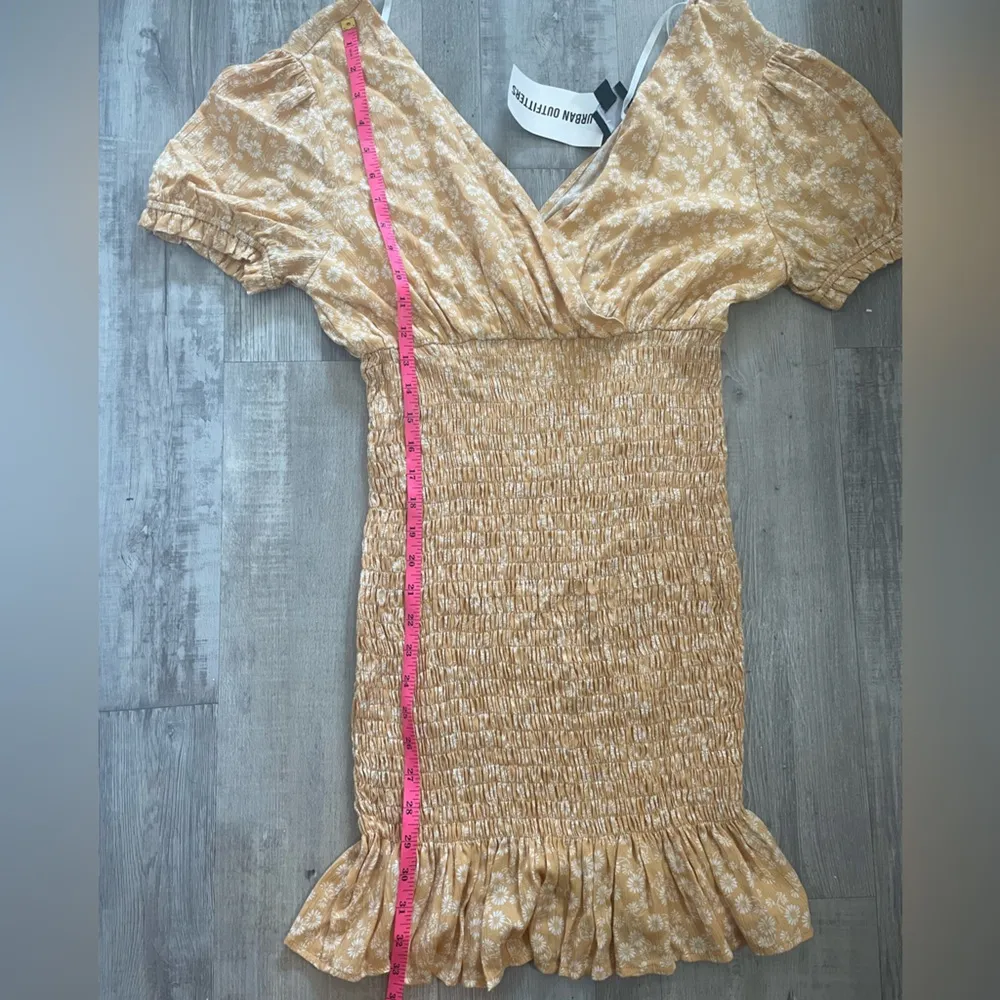 NWT Lumiere Urban Outfitters smocked mini dress yellow floral size large - Image 9