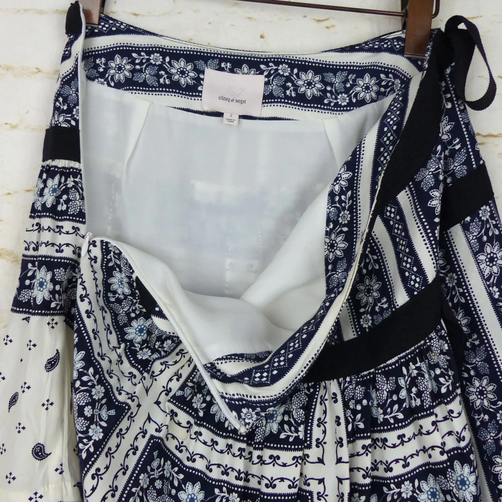 Cinq a Sept Skirt Women 2 Ivory Navy Amory Bandana Floral Pleated Silk Ties FLAW - Image 15