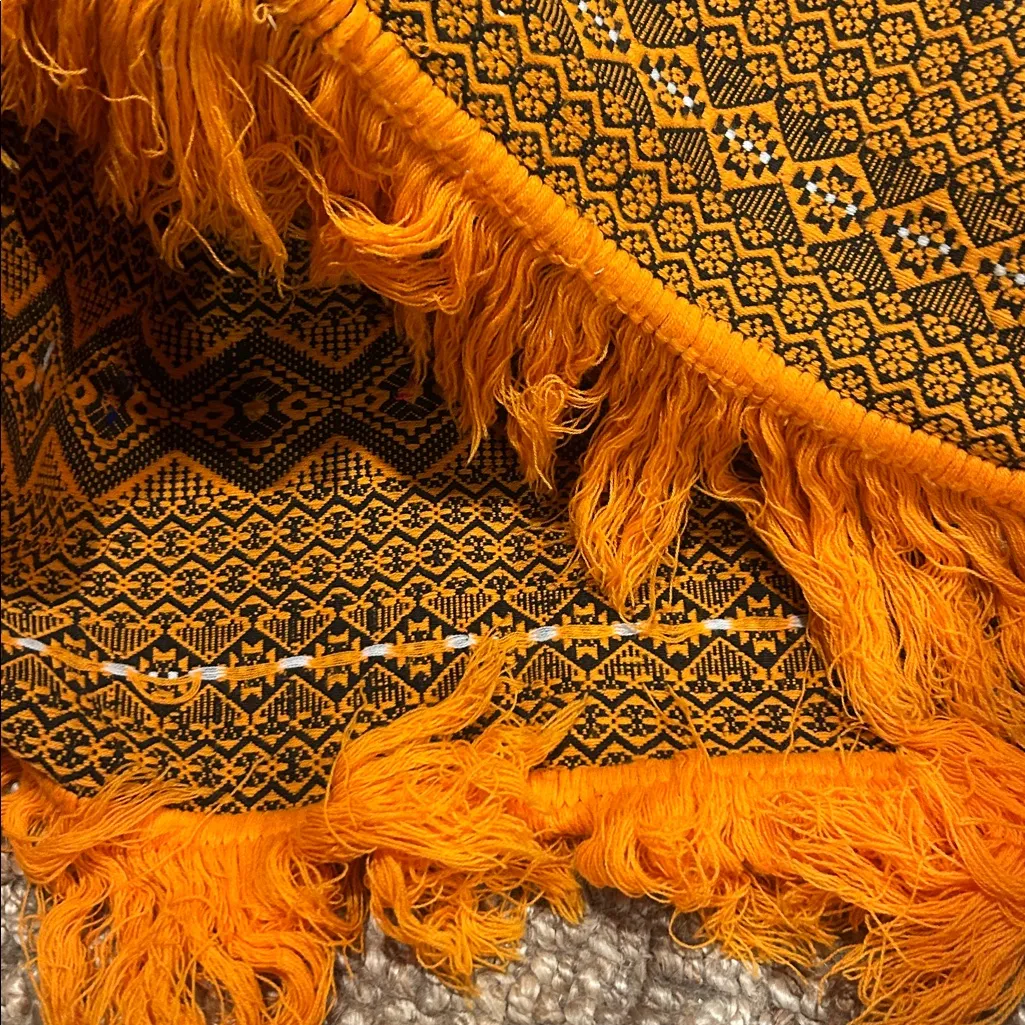 1960s Vintage Orange & Black Lightweight Poncho Tribal Diamond Pattern Size undefined - Image 5