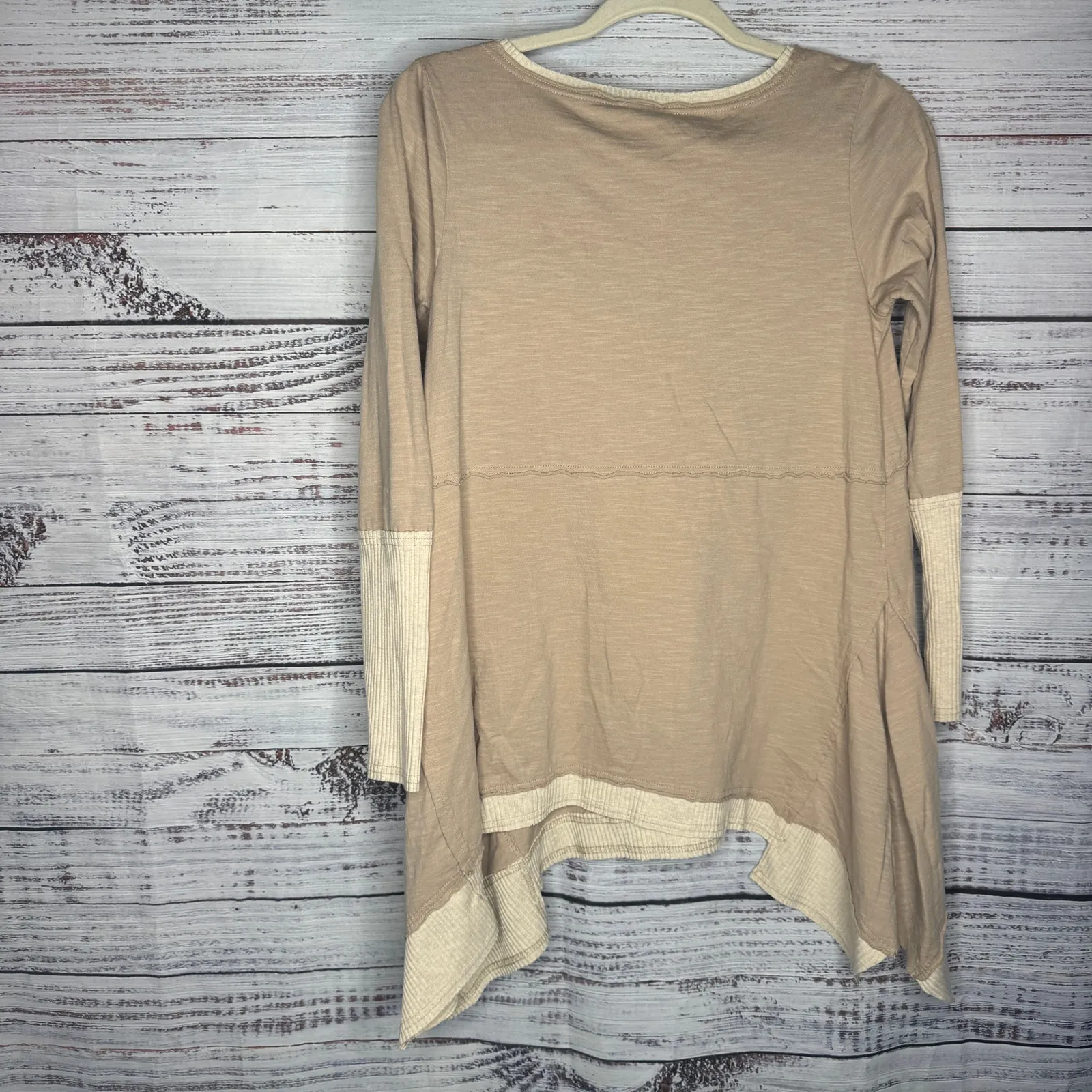 Sundance Tan Long Sleeve Shark Bite Hem Lace Detail Top XS - Image 3
