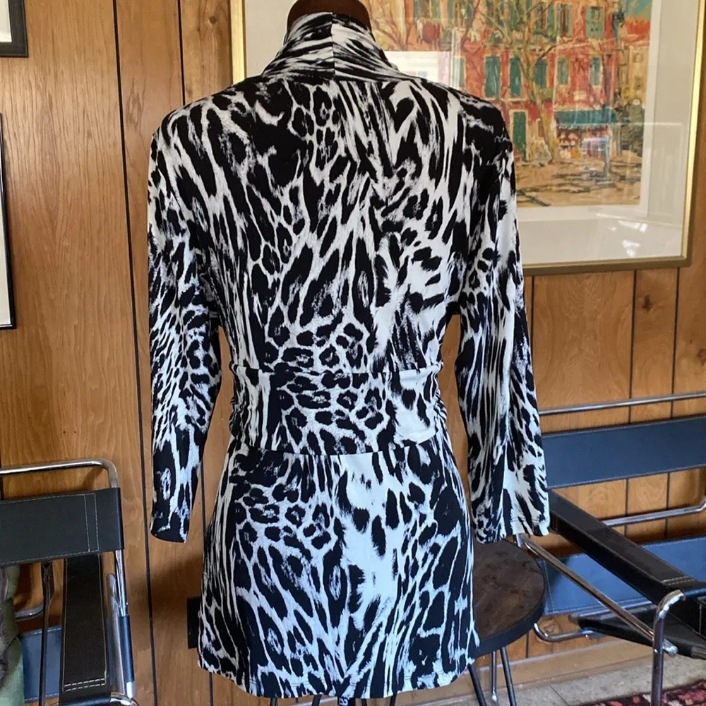 NY & Co animal print top, Large EUC - Image 4