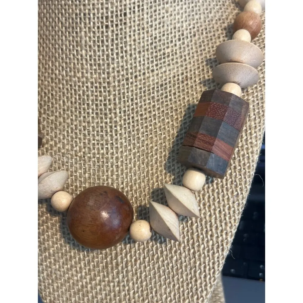 Vintage Wood Bead Necklace Chunky Statement Light Dark Wood Screw Barrel Clasp Brown - Image 2