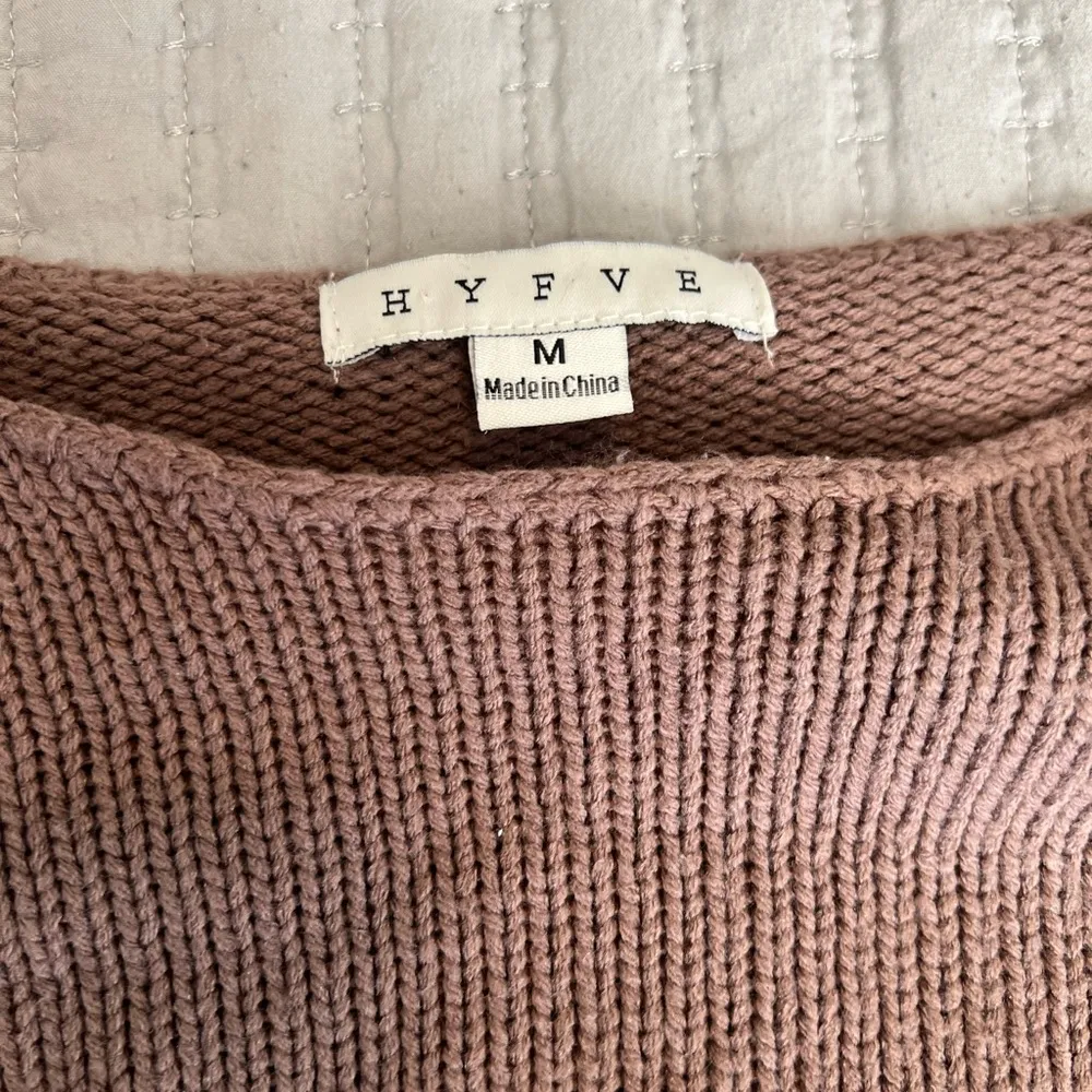 HYFVE cropped balloon sleeve sweater size Medium - Image 2