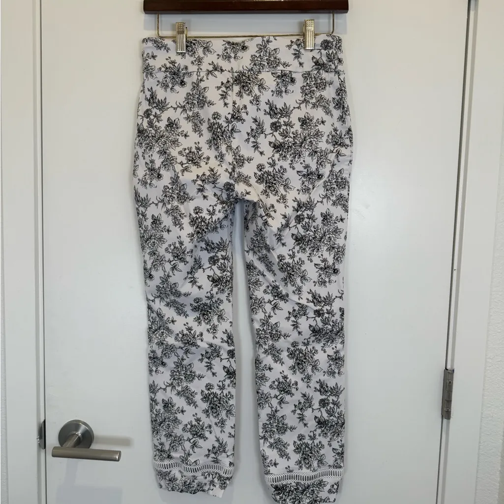 Van Heusen Black and White Floral Pants Cropped Leggings Stretch - Image 3