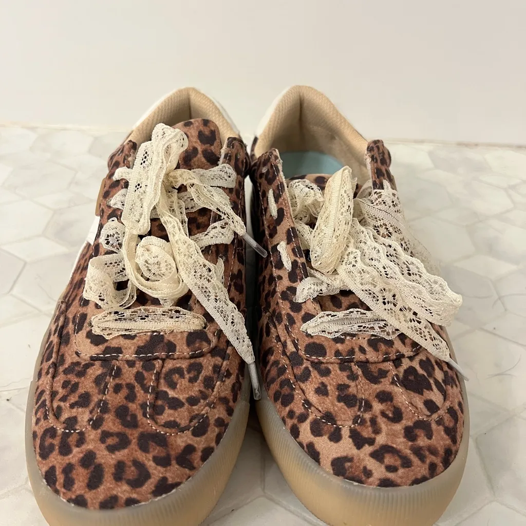 Dr. Scholl's Leopard and White Lace - Image 2