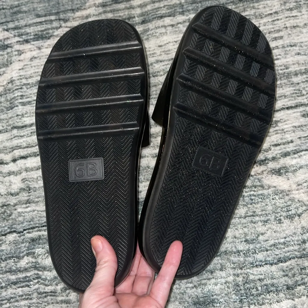 Tory Burch Bubble Jelly Slide Logo Detailed Vamp‎ Strap Sandal Classic Black - Image 4