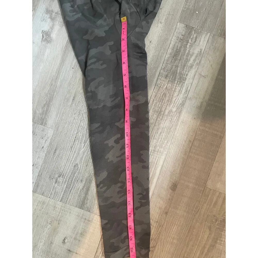 SPANX Look at Me Now Cropped Seamless Leggings Sage Camo size Large - Image 7