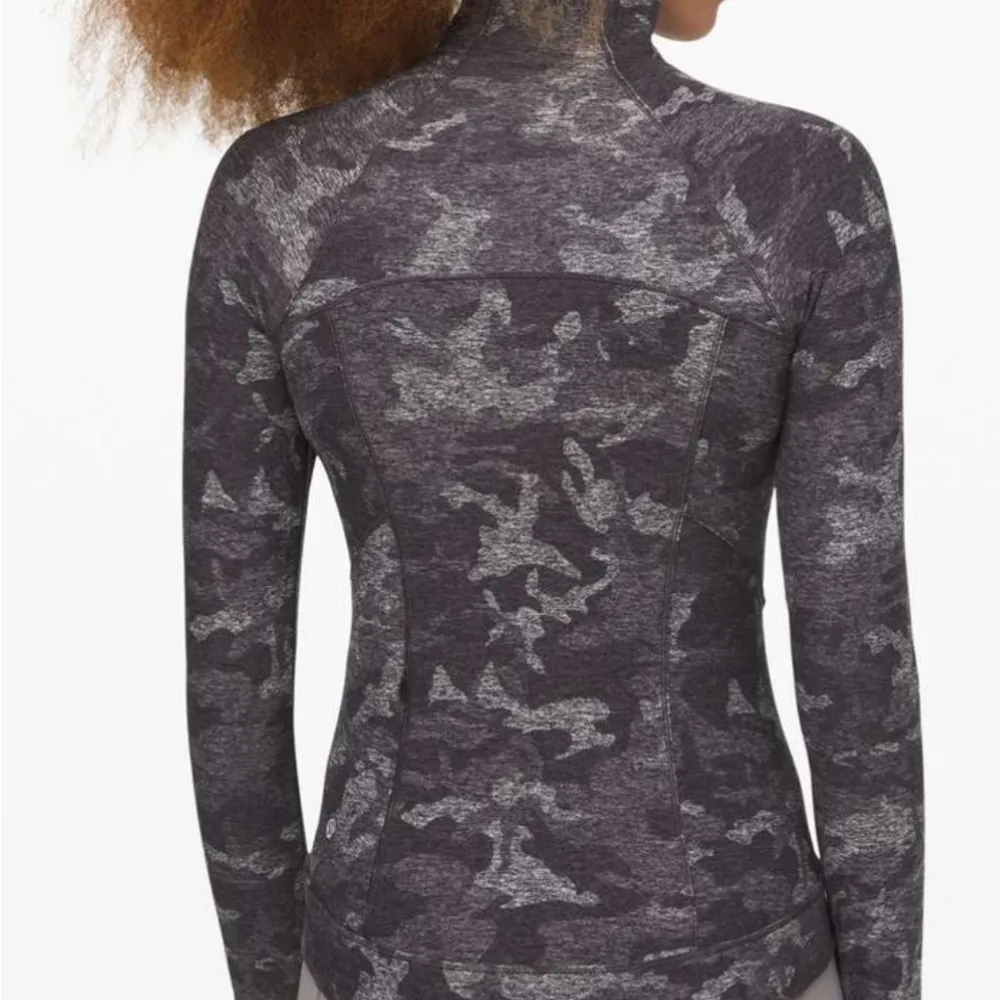 Lululemon Outrun the Elements 1/2 Zip Incognito Camo HTR Black 8 - Image 3