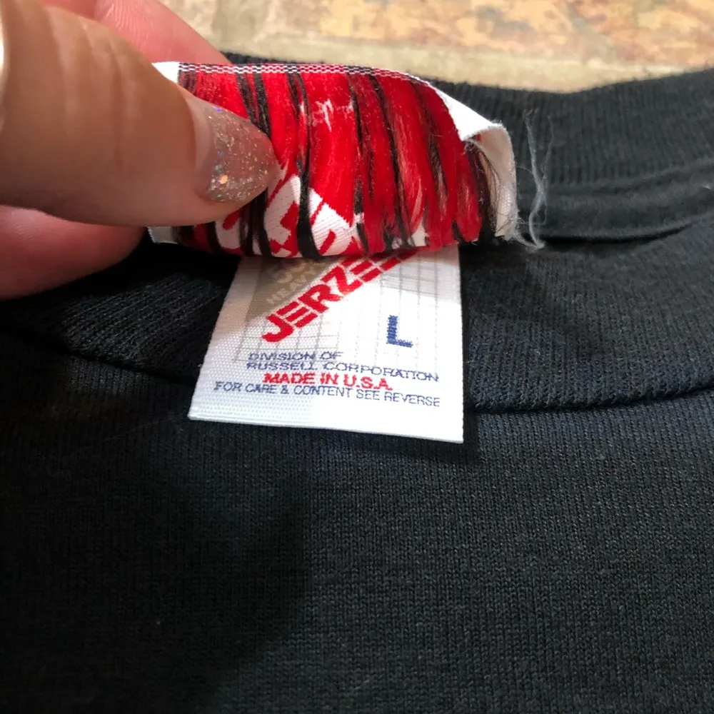 large black t - Image 5