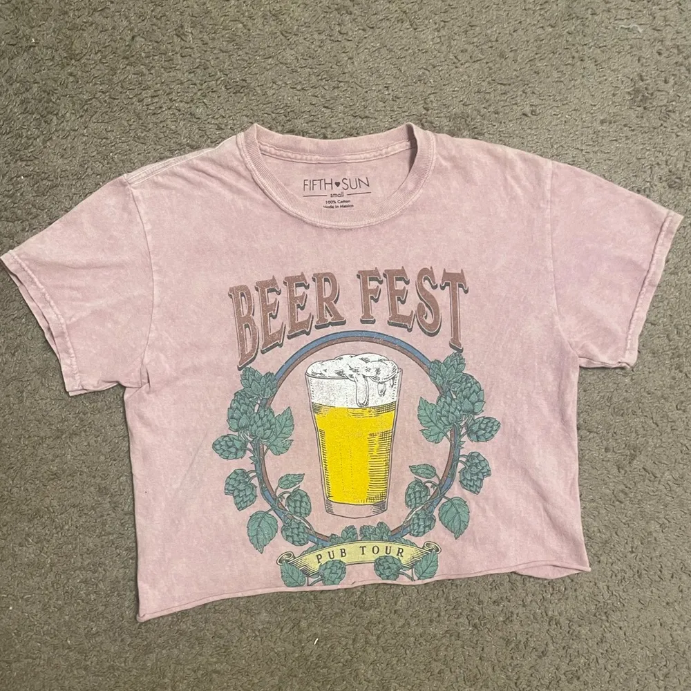 Beer fest light pink cropped short sleeve tee shirt size small - Image 2