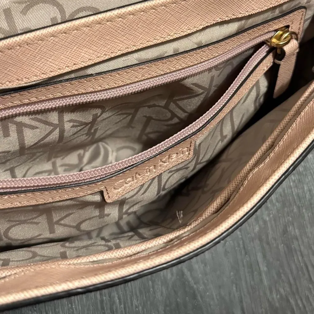 Calvin Klein Vintage Pink Leather Shoulder Purse Handbag w Metal Detail Strap - Image 6