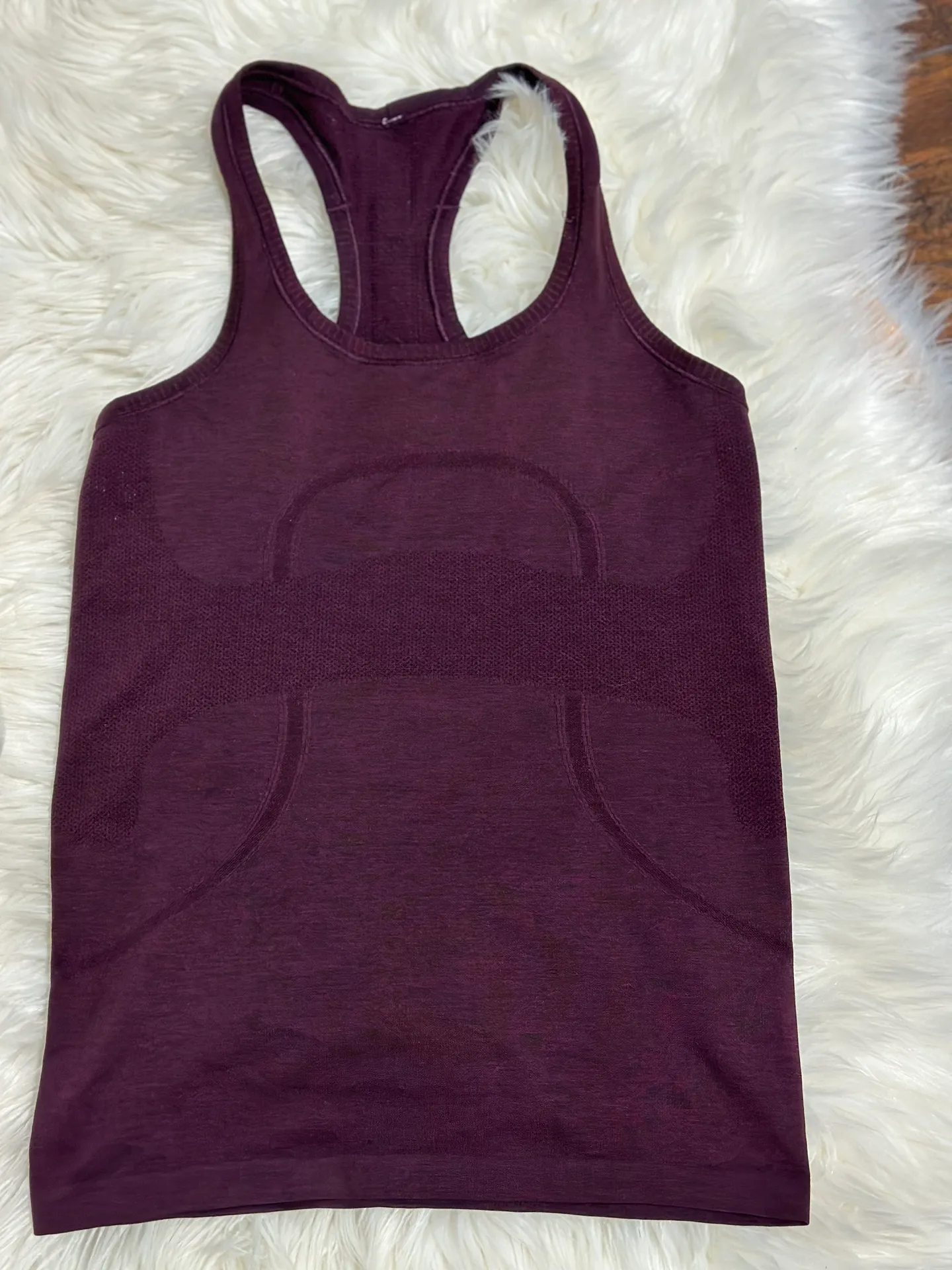 Run Swiftly sleeveless Tank Racerback Heather purple black - Image 4