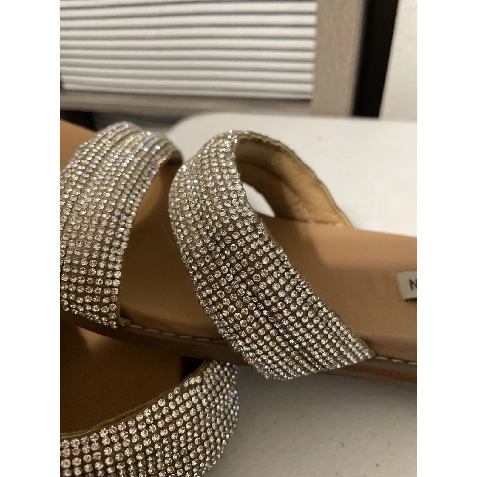 Steve Madden Flat Sandals Rhinestone  Slides Size 8.5M - Image 3