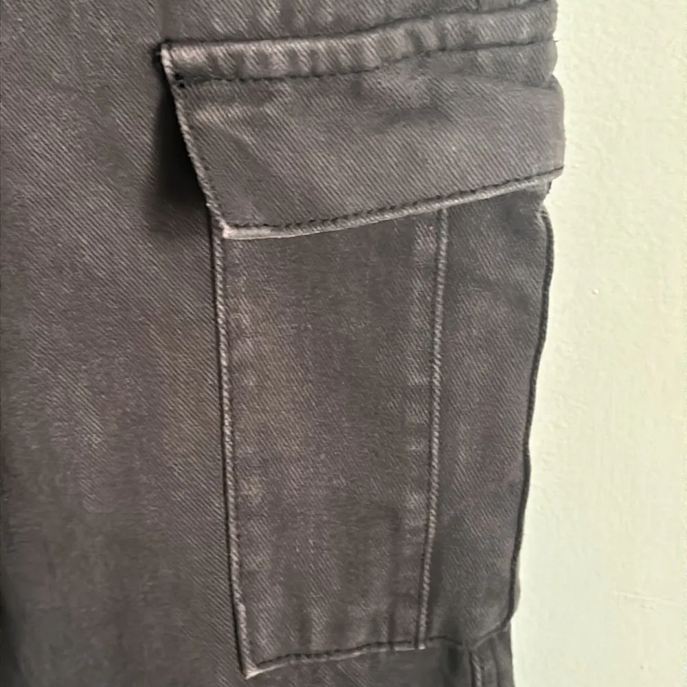 Pac Sun Women’s Gray Wash Denim Cargo Joggers Pants - Image 5