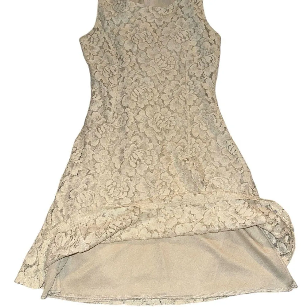 Elegant Cream Floral Lace Dress - Image 3