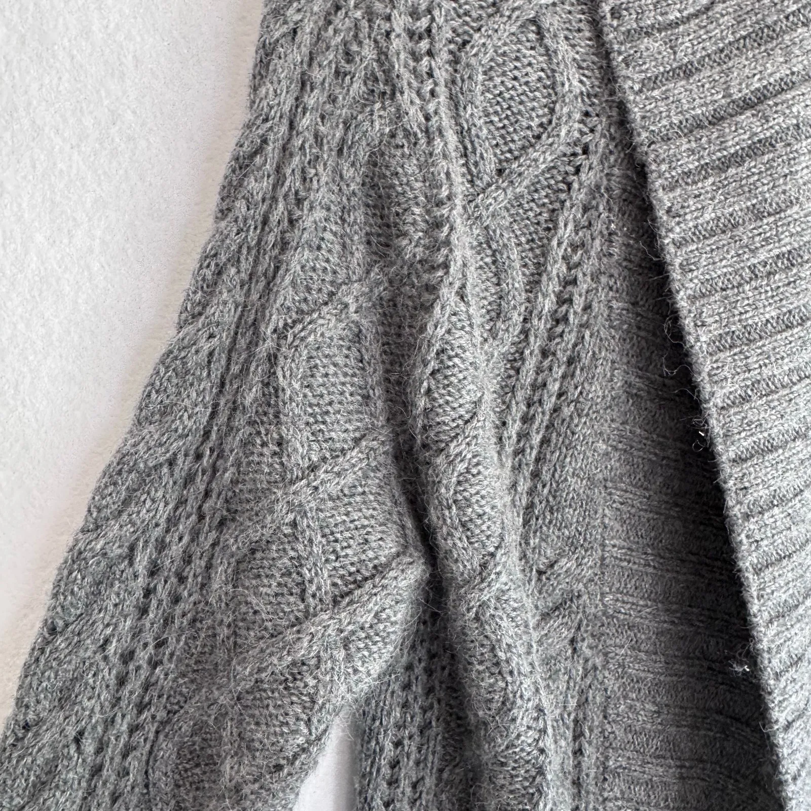 Vince Gray Cable Knit Open Cardigan Sweater L Alpaca Wool Cashmere Cozy Luxe - Image 6