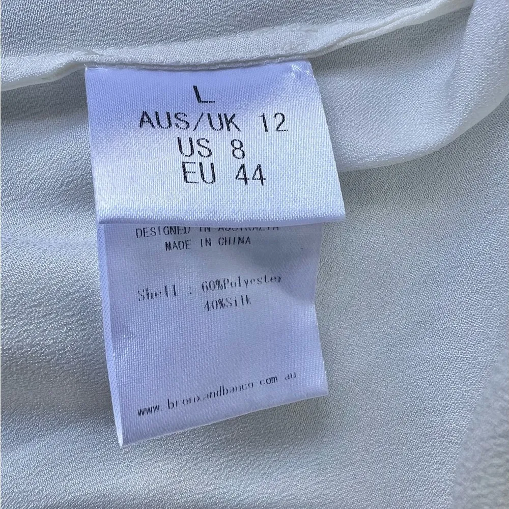 Bronx And Banco One Sleeve Cut Out Bridal Gown Size Large - Image 10