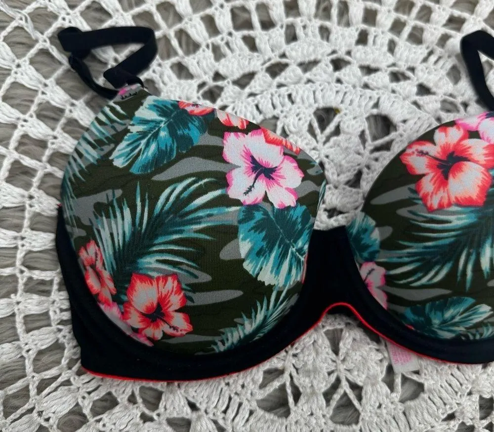 Victoria’s Secret Pink Bra Bundle Size 32D - Image 7